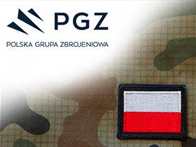 Logo Polskiej Grupy Zbrojeniowej poniżej materiał munduru wojskowego z naszywką flagą Polski