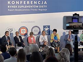 Prezes NIK wsród gości panelu na konferencji dotyczącej suplemenów diety