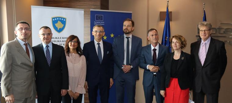 Polska delegacja, na&nbsp;czele z&nbsp;Prezesem NIK Krzysztofem Kwiatkowskim, podczas zamknięcia projektu współpracy bliźniaczej z&nbsp;Narodowym Urzędem Kontroli Kosowa (KNAO)