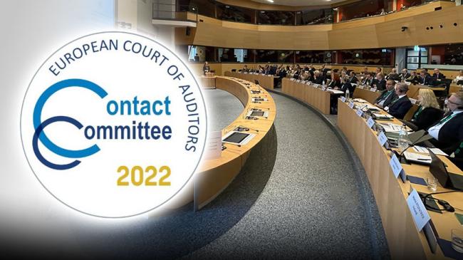 Emblemat spotkania Komitetu Kontaktowego w Luksemburgu 2022, obok zdjęcie z obrad Komitetu