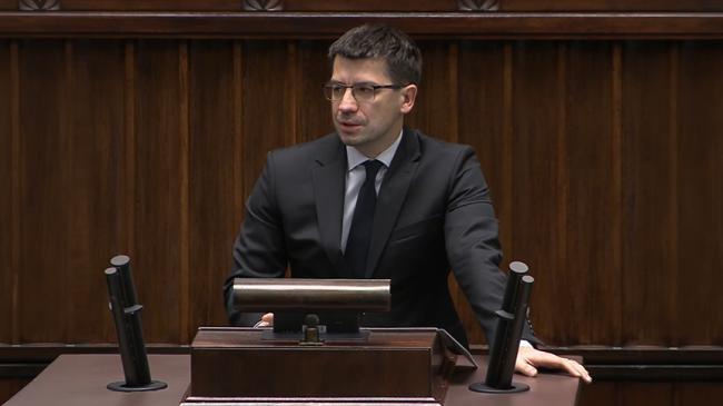 Prezes NIK mariusz Haładyj przemawia w Sejmie
