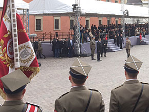 Marszałek Sejmu Marek Kuchciński otwiera obchody Święta 3 Maja na&nbsp;placu Zamkowym w&nbsp;Warszawie