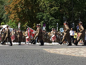 Defilada z&nbsp;okazji obchodów Święta Wojska Polskiego