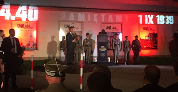 Prezydent Andrzej Duda na&nbsp;obchodach wybuchu II wojny światowej w&nbsp;Wieluniu