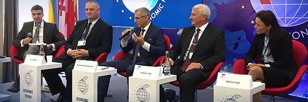 Prezes NIK Krzysztof Kwiatkowski wypowiada się&nbsp;w trakcie panelu na&nbsp;XXVII Forum Ekonomicznym