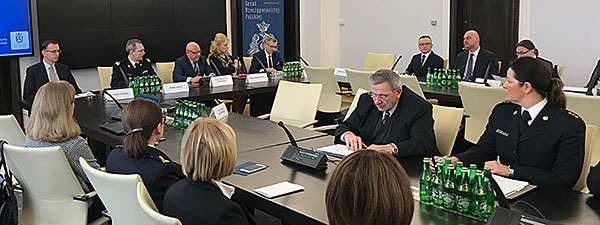 Uczestnicy konfernecji Kontrola i&nbsp;audyt w&nbsp;administracji publicznej w&nbsp;Senacie RP