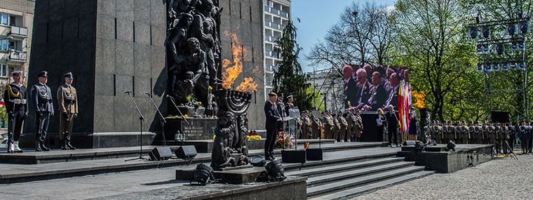 Prezydenckie obchody rocznicy wybuchu powstania w&nbsp;getcie warszawskim pod Pomnikiem Bohaterów Getta