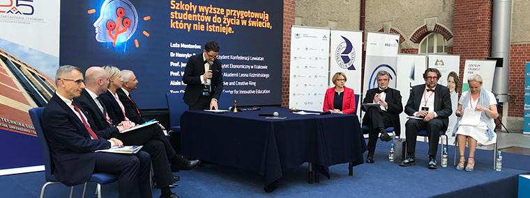 Prezes NIK Krzysztof Kwiatkowski bierze udział w&nbsp;debacie oksfordzkiej na&nbsp;Politechnice Gdańskiej