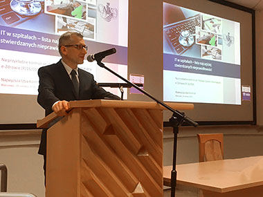 Prezes NIK na&nbsp;konferencji 