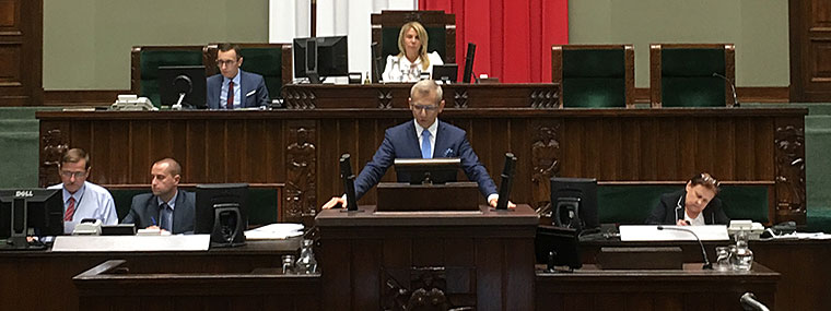 Prezes NIK Krzysztof Kwiatkowski omawia sprawozdanie NIK za rok 2017