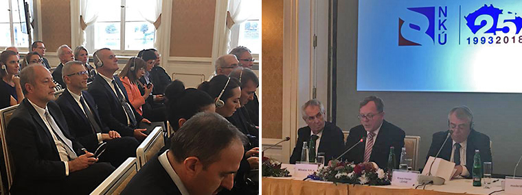 Uczestnicy obchodów 25 lecia NOK Czech w&nbsp;Pradze oraz prezydium obchodów: prezydent Czech Miloš Zeman, prezes Miloslav Kala NKU, Klaus Heiner Lehme prezes ETO