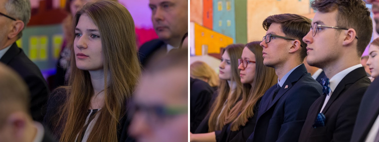 Młodzież na widowni debaty