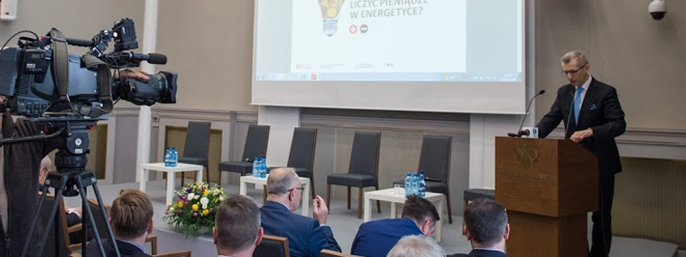 Prezes NIK Krzysztof Kwiatkowski przemawia do uczestników konferencji