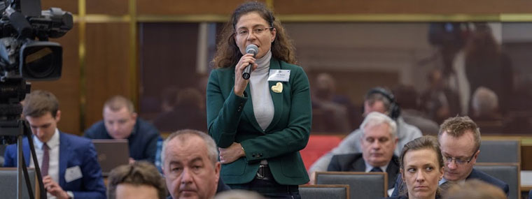 Mariola Apanel, Dyrektor Biura Przyrody i Klimatu w Urzędzie Miejskim Wrocławia zadaje pytanie