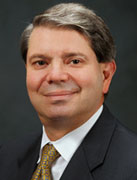 Prezes NOK USA Gene L. Dodaro