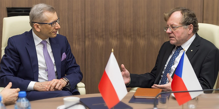 Prezes Najwyższej Izby Kontroli Krzysztof Kwiatkowski podczas rozmowy z Prezesem Najwyższego Urzędu Kontroli Czech Miloslavem Kalą.