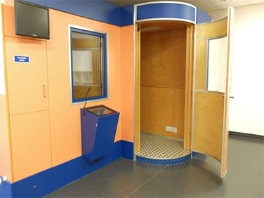 Przykład podziału zadań w ramach Programu - kriokomora w PARIS: obiekt wybudowany przez KPIM, a wyposażony przez Centrum Onkologii w Bydgoszczy. Źródło: Oględziny NIK.