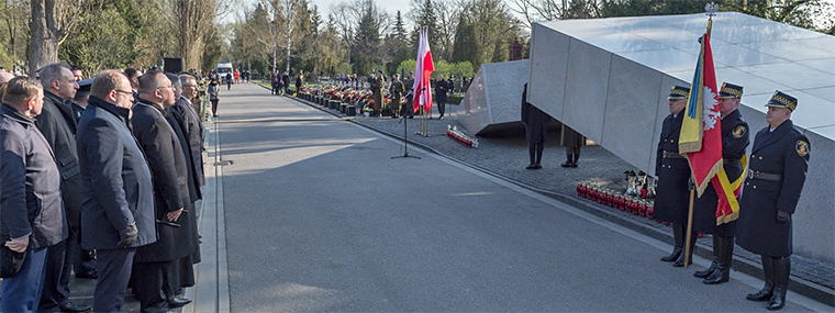 Obchody katastrofy smoleńskiej na warszawskich Powązkach