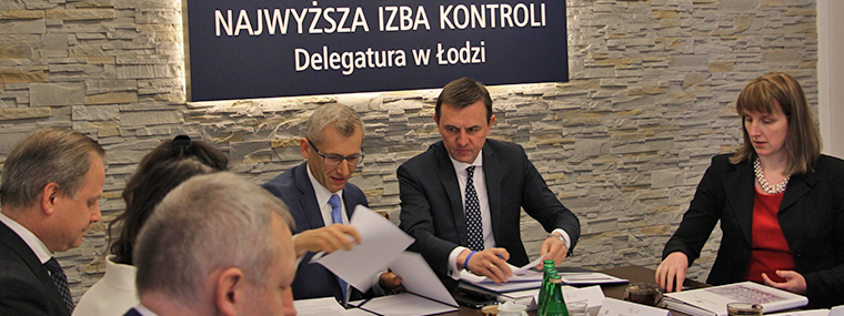 Prezes NIK Krzysztof Kwiatkowski na&nbsp;konferencji na&nbsp;temat hałasu wzdłuż autostrady A1