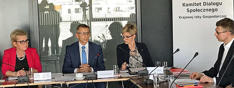 Prezes NIK Krzysztof Kwiatkowski na&nbsp;debacie o&nbsp;praktyce zarządzania w&nbsp;Polsce