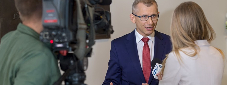 Prezes NIK Krzysztof Kwiatkowski udziela wywiadu