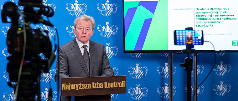 Janusz Wojciechowski w&nbsp;trakcie konferencji prasowej w&nbsp;siedzibie NIK