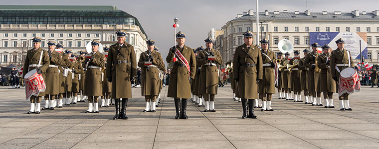 Orkiestra wojskowa uczestnicząca w&nbsp;obchodach Święta Niepodległości przy Grobie Nieznanego Żołnierza
