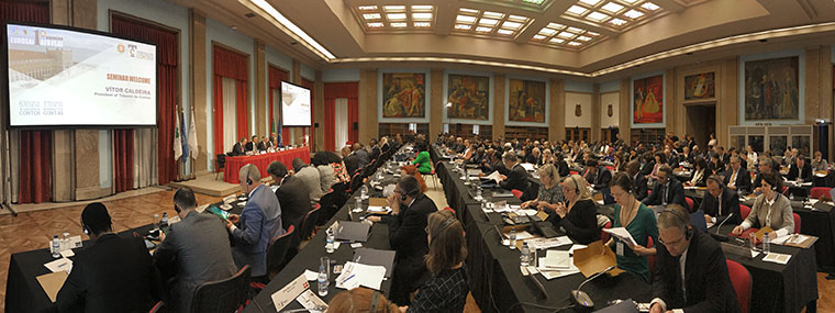 Połączone spotkanie EUROSAI i AFROSAI w Lizbonie - uczestnicy na sali plenarnej seminarium