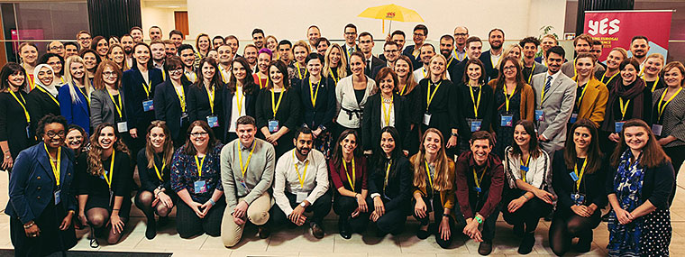 Pamiątkowe zdjęcie uczestników konferencji YES 2019
