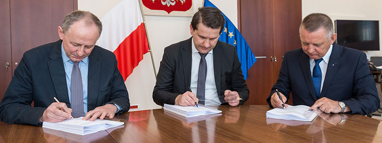 profesor SGH dr hab. Jerzy Witold Pietrewicz, Prezes Głównego Urzędu Statystycznego Dominik Rozkrut, Prezes Najwyższej Izby Kontroli Marian Banaś