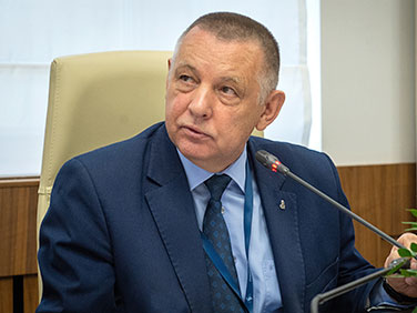 Prezes NIK Marian Banaś w trakcie spotkania EUROSAI
