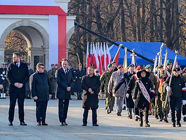 Prezes NIK Marian Banaś przed Grobem Nieznanego Żołnierza