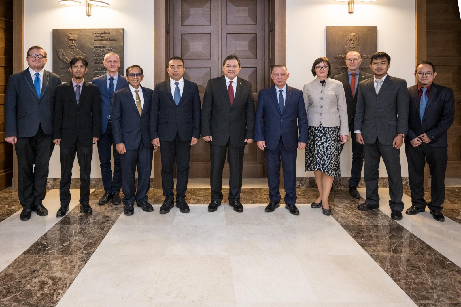 Group photo of representatives of the SAIs of Poland and Indonesia at NIK headquarters