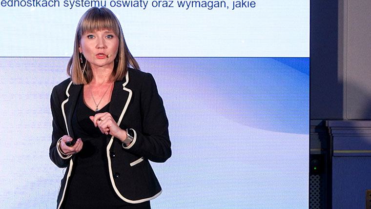 dr n. o zdr. Agnieszka Kozioł-Kozakowska w trakcie wystąpienia