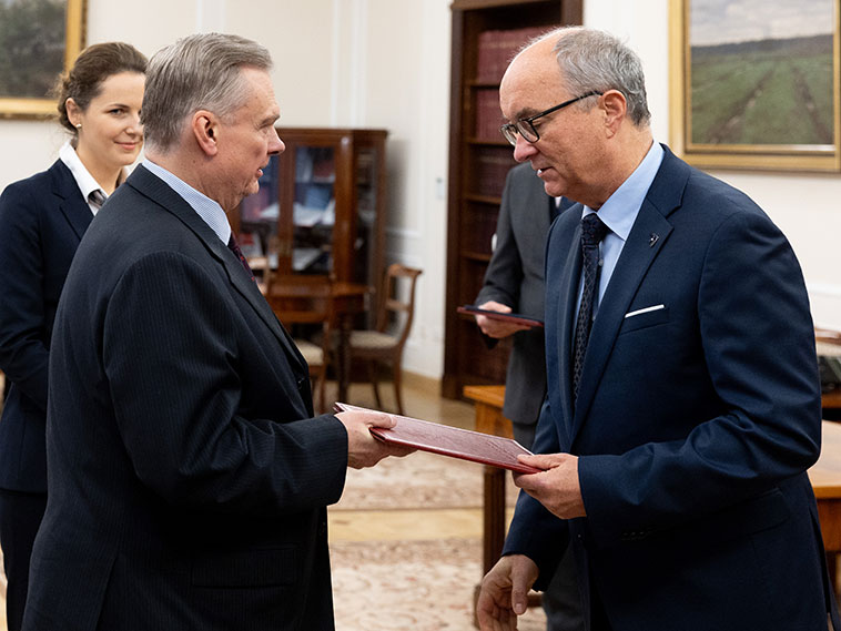 Sylweriusz Królak odbiera nominację od Marszałka Sejmu Włodzimierza Czarzastego
